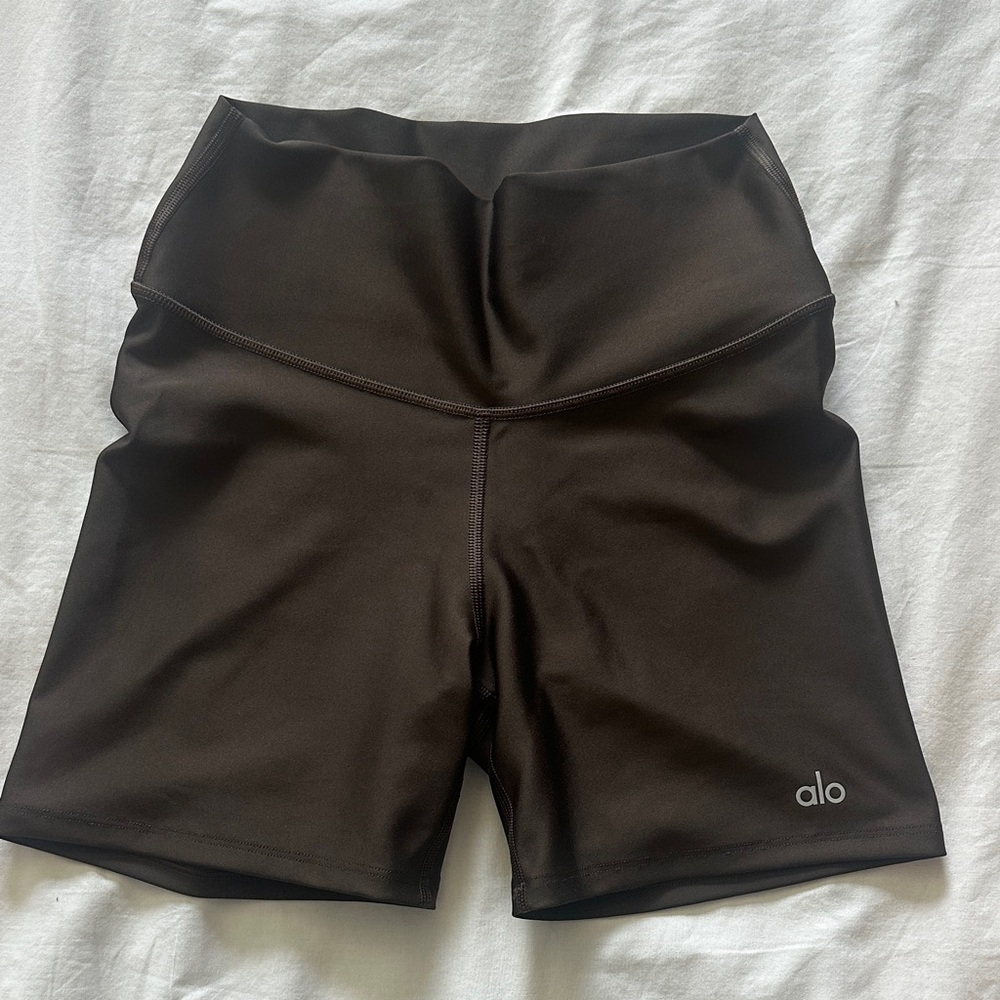 ALO Yoga Women's airlift energy shorts 5”